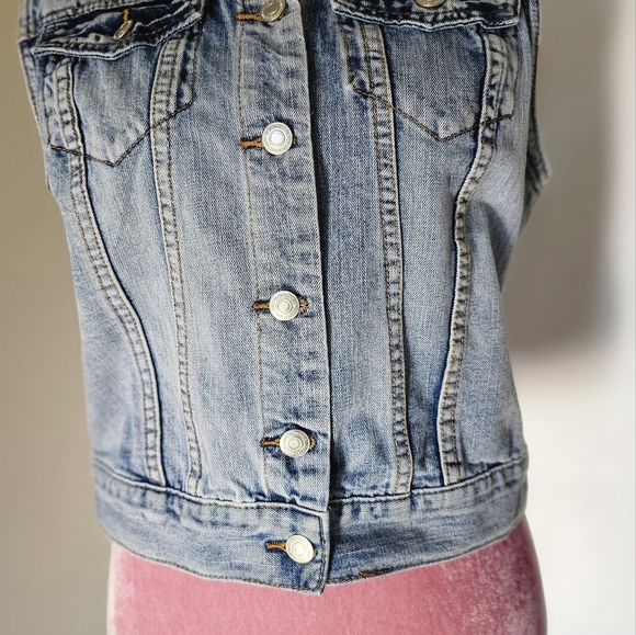 Bluenotes Denim vest, size Large. - Picture 3 of 9